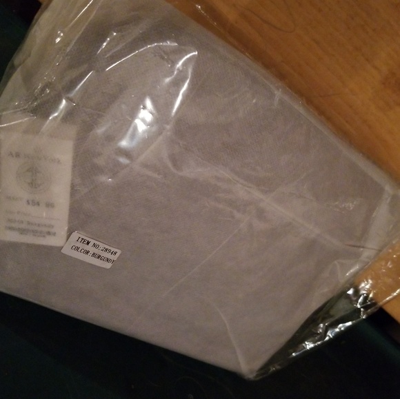 Structured Crossbody Purse, Removable Strap - BURG - Picture 5 of 7